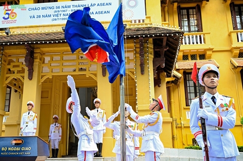 Lễ thượng cờ ASEAN nhân kỷ niệm 56 năm Ngày thành lập ASEAN